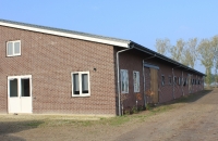 nieuwbouw manege met inpandige woning Ospel